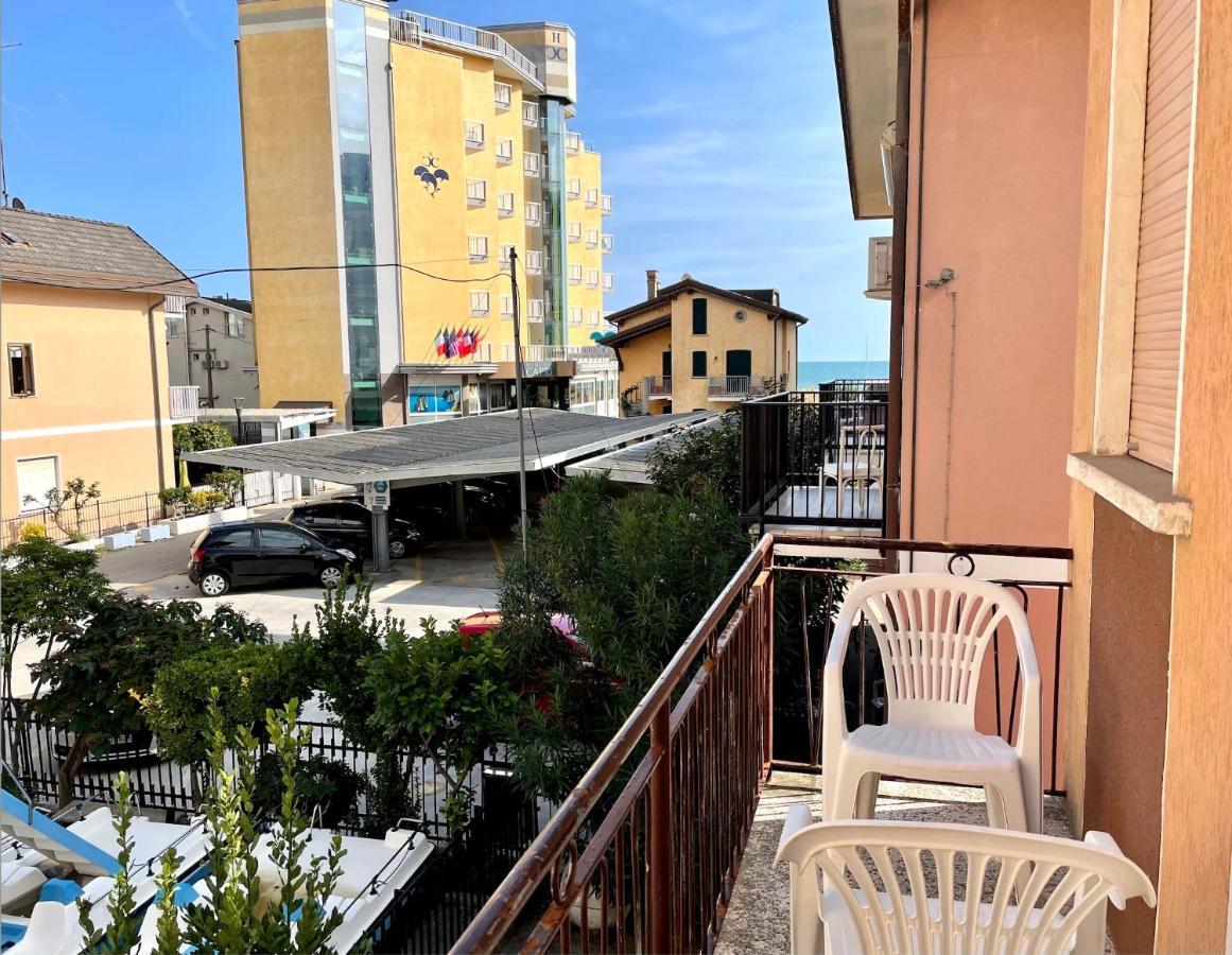 Appartamento Palma Carraro Immobiliare Jesolo - Family Apartments Eksteriør billede